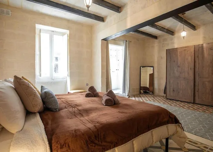 Chic, Stylish & Spacious Flat In Central Valletta