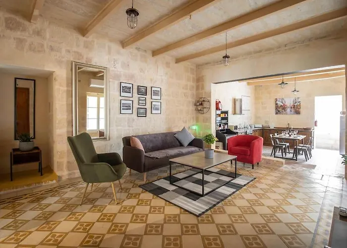 Chic, Stylish & Spacious Flat In Central Valletta