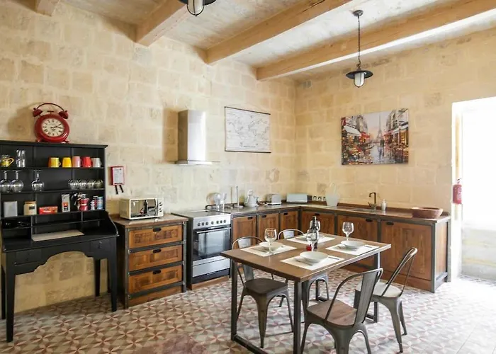 Chic, Stylish & Spacious Flat In Central Valletta