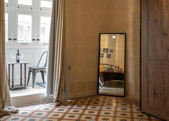 Chic, Stylish & Spacious Flat In Central Valletta