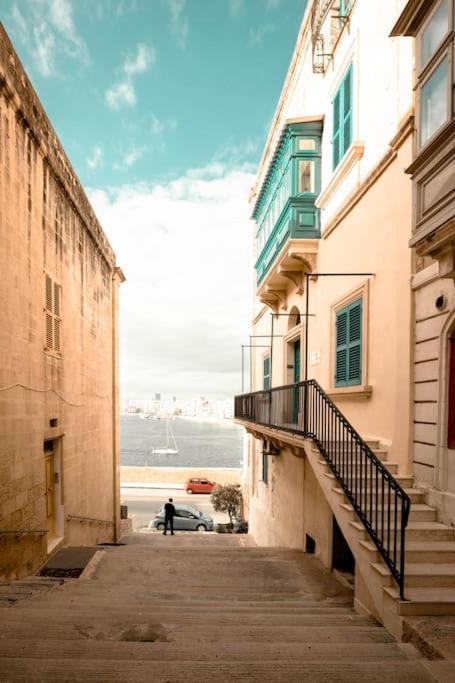 Chic, Stylish & Spacious Flat In Apartman Valletta