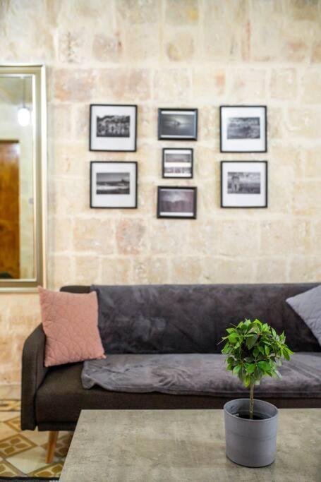 Chic, Stylish & Spacious Flat In Apartman Valletta