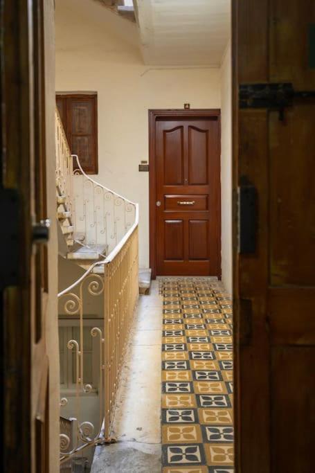 Chic, Stylish & Spacious Flat In Apartman *